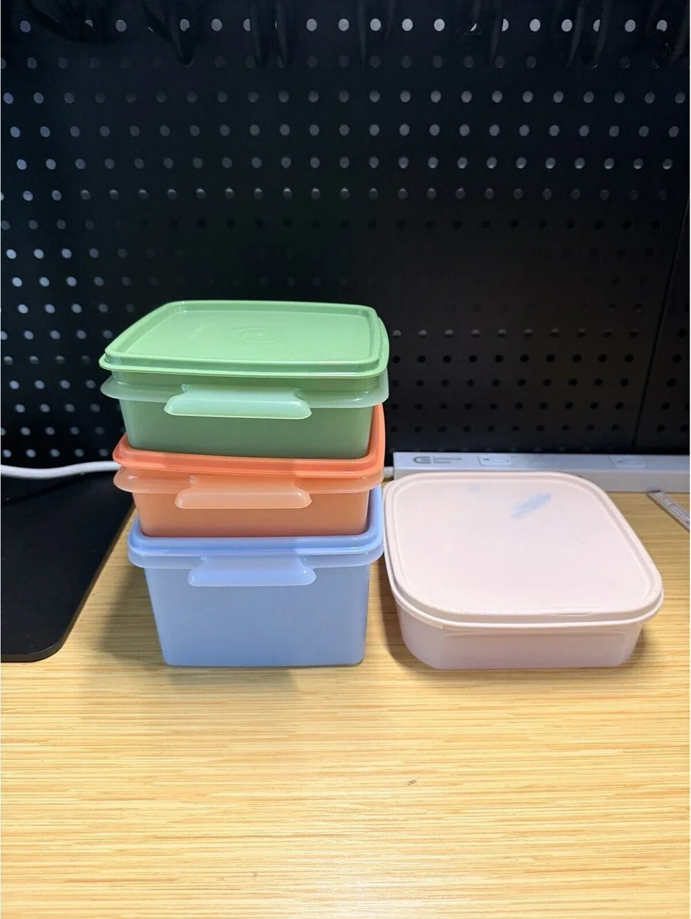 VTG Tupperware 4 Lunch Containers & Lids Storage Green Pink Blue Orange *